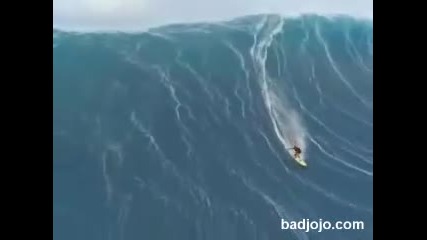 Една от най - големите вълни които сте виждали някога ! 