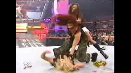 Raw 01.11.2004 Trish предизвиква Lita на ринга