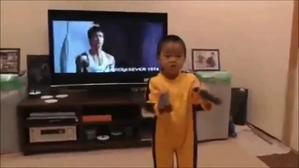 Младият Bruce lee