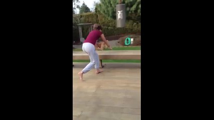 Sela cinnamon challenge