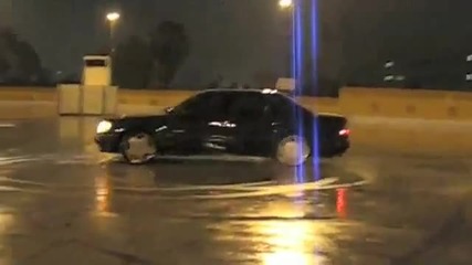 W124 500e Dancing In The Rain 