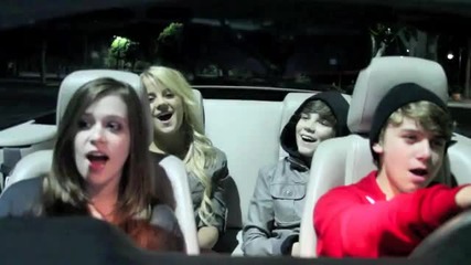 Payton , Jordan , Caitlin и Chris смях в La 