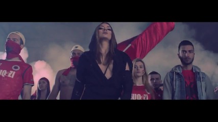 Албанско 2015 Elvana Gjata ft. Flori - Kuq e zi je ti