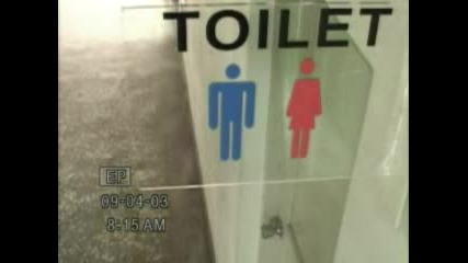 Малко Порно В Тоалетната xd 