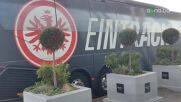 Автобуса на Айнтрахт вече очаква играчите на летище София