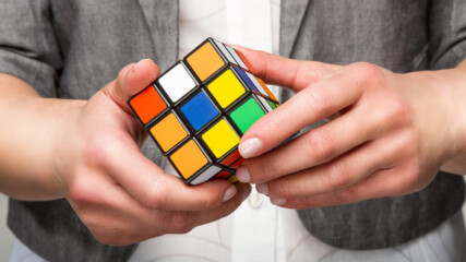 Как най-лесно да подредя кубчето на Рубик? Този съвет е от човека, който го е измислил