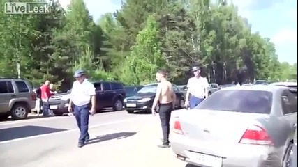 Полицай стреля по колата на Руснак