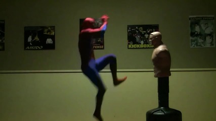 Човекът паяк срещу Bob Box