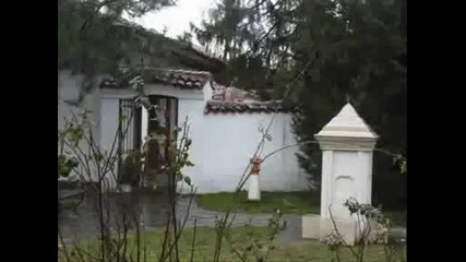 Поклон пред двете Светини на Карлово : Чудотворната икона на Св. Богородица и Васил Левски !!!