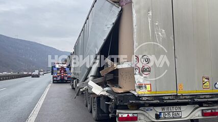 Автобус и тир се удариха на "Хемус"