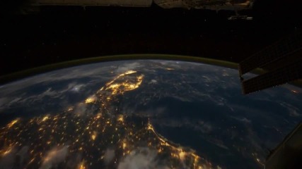 Страхотен тайм-лапс около земята!