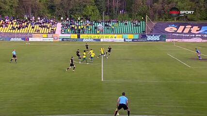 Отмениха гол на Етър