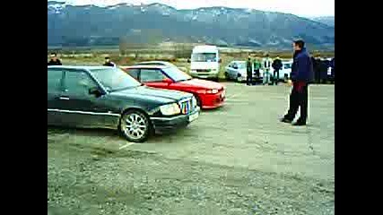 Drag Mercedes I Mazda