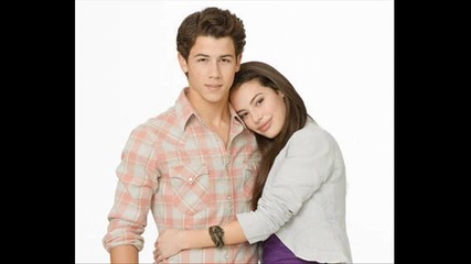 Nick Jonas Love 3!who? Selena! 