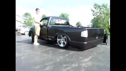 crazy 3 wheel in my s - 10 (on air) standin still 