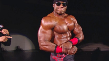 Bobby Lashley interrupts Elias for a posing session: Raw, Dec. 3, 2018