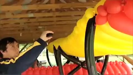 Самолет Направен От 434 Балона 