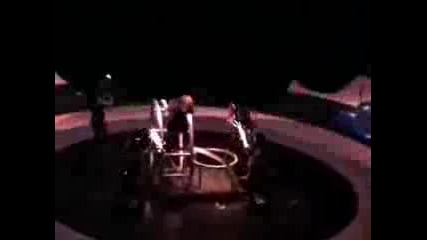 Britney Spears - Do Somethin(live)целия концерт 12/17