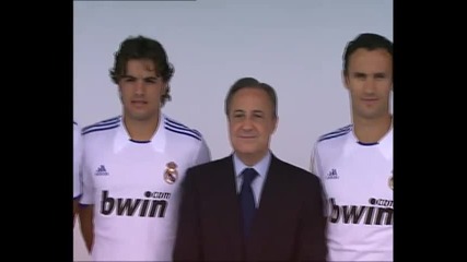 Забавна фотосесия на състава от Реал Мадрид 2010 - 2011 