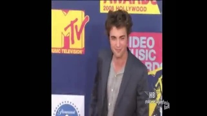 Robert Pattinson е Valentine герой от комикс