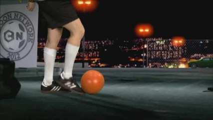 Cartoon Network Easy Football tricks (хващане с крак)-5-ти трик