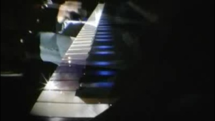 Guns N Roses - Piano Solo By Axl Rose - Live In Osaka, Japan 16 / 12 / 09 