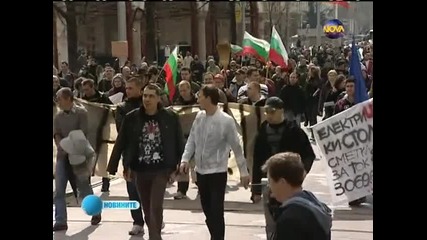 Протестиращи искат отстраняване на съветник на Плевнелиев