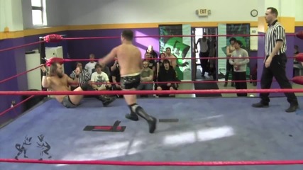 Beyond Wrestling (2012): Саша Банкс срещу Браян Фъри срещу Миказе срещу Ник Фахренхейт