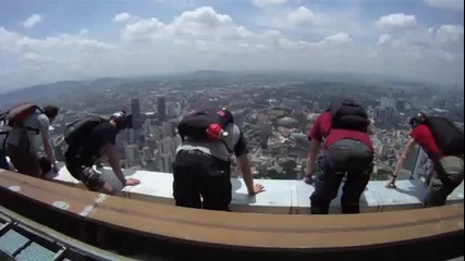 Доста откачено - Base Jump Kuala Lumpur.