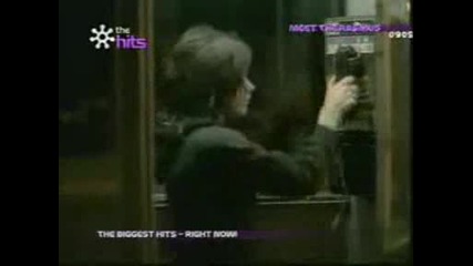 Avril Lavigne - Keep Holding On