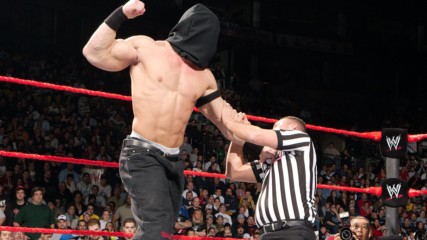 Най-странните мачове на Джон Сина: WWE List This!