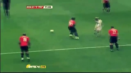 Луиш Фиго изригна със страхотно попадение срещу Манчестър Юнайтед в мача на звездите