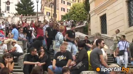 Червените ултраси загряват по улиците на Рим