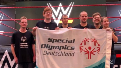 Special Olympics Germany athletes participate in fun workout challenge with Tryout candidates
