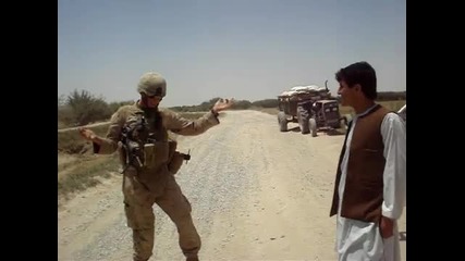 Войник си избухва в Афганистан (смях)