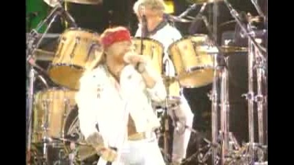 Queen Axl Rose - We Will Rock You