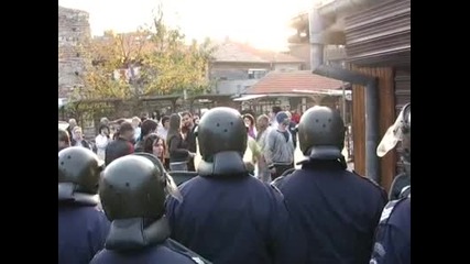 Сблъсъци между полиция и протестиращи в Несебър 