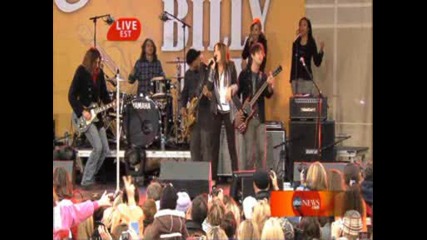 Miley Cyrus - I Thought I Lost You (live on GMA)