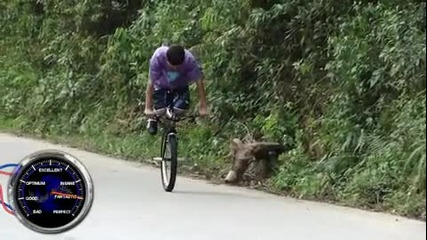 невероятни умения с колело на предна гума! 