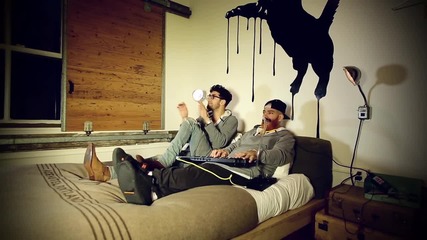 Chromeo performs ' Come Alive ' in bed ( Mymusicrx Bedstock 2014 )