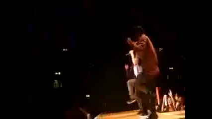 justin bieber breaks his foot 