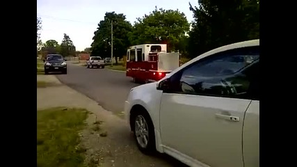 Тази пожарна кола е за джуджетата на Снежанка! Смях!