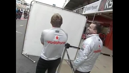 Mclaren crew members pwned by Ferrari at Barcelona 2010 