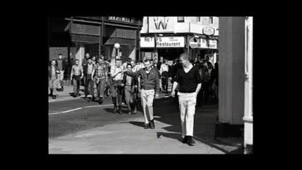 Claudette & The Corporation - Skinheads A Bash Them