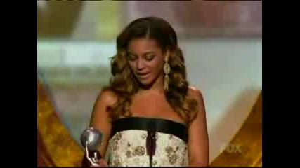 Beyonce Приема Наградата За Певица На Годината - The 2009 Naacp Awards