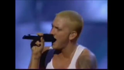 Ненормална! Eminem - Drop The Bomb On Em