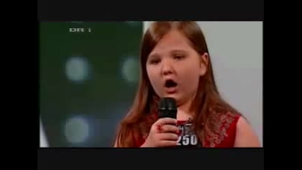 8 годишното момиче с удивителен глас в Talent Denmark