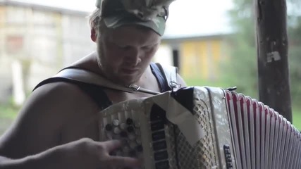Steve 'n Seagulls - Thunderstruck