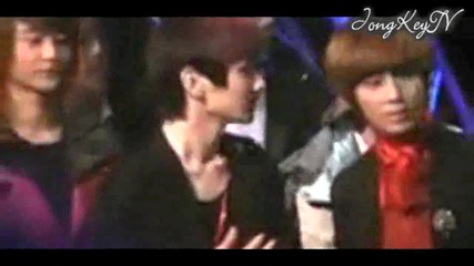 Jongkey moments 32# Can't stay away