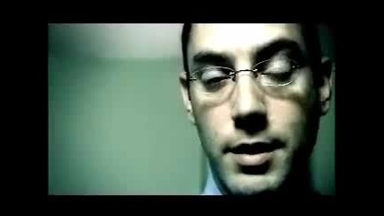 О колко ти е малък... може ли да го... 